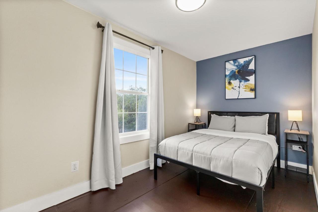 Divine Cargo Apartment San Antonio Bagian luar foto